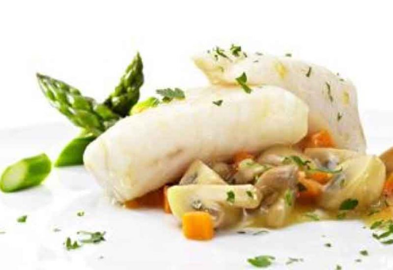 Merluza con champiñones