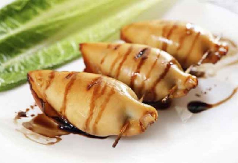 Calamares rellenos con chipirones y jamón