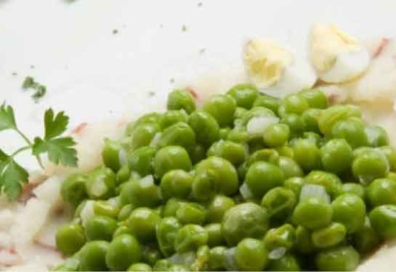 Guisantes estofados con huevo duro